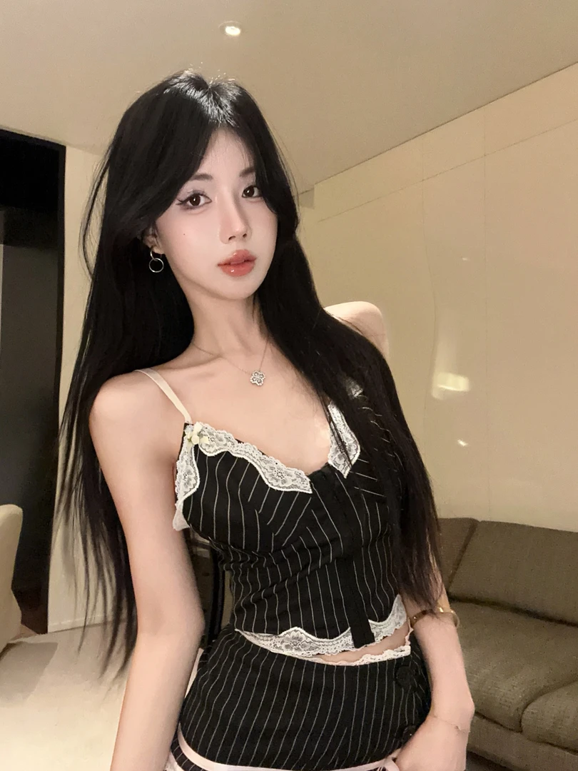 辣妹少女蕾丝边条纹吊带背心上衣女显瘦蝴蝶结百褶短裙JK制服套装