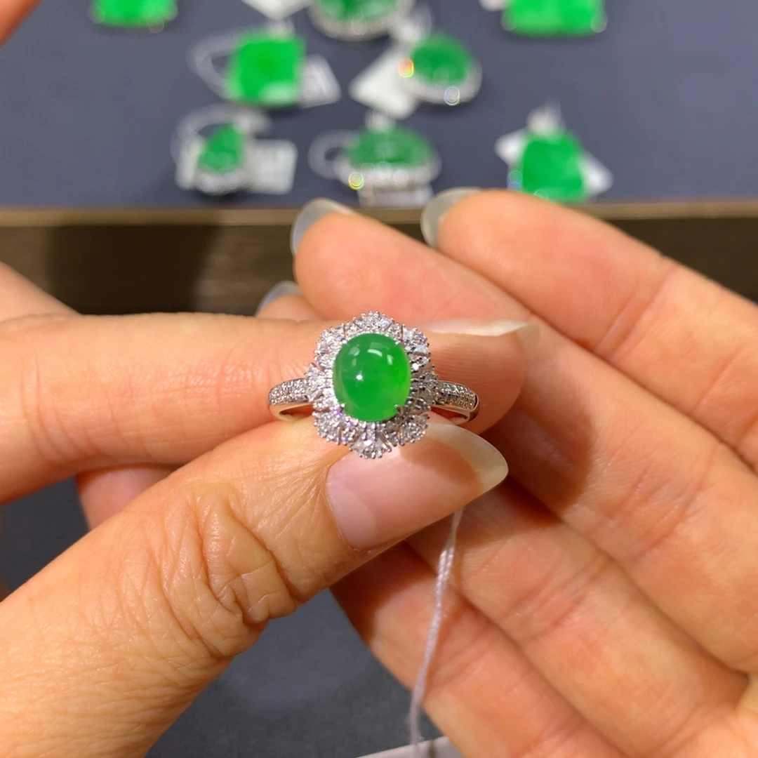 翡翠戒指18K金镶嵌翡翠