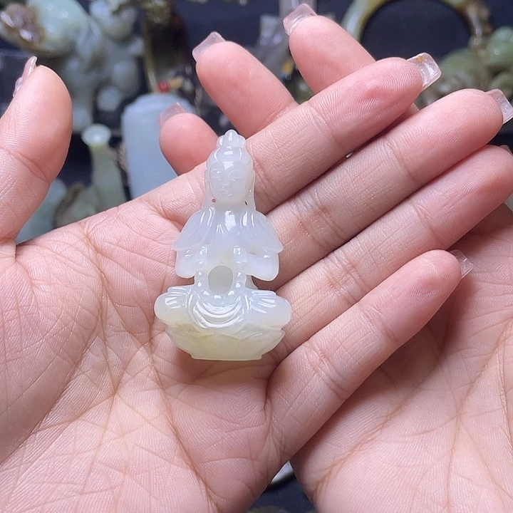 。***和田玉（糖玉）未镶嵌颈饰