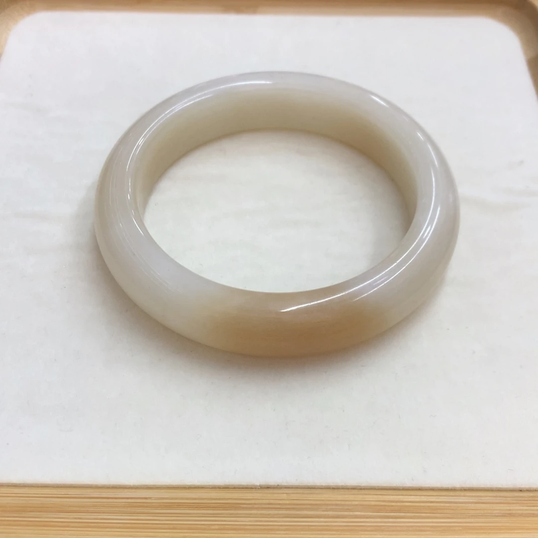 石英质玉未镶嵌手镯