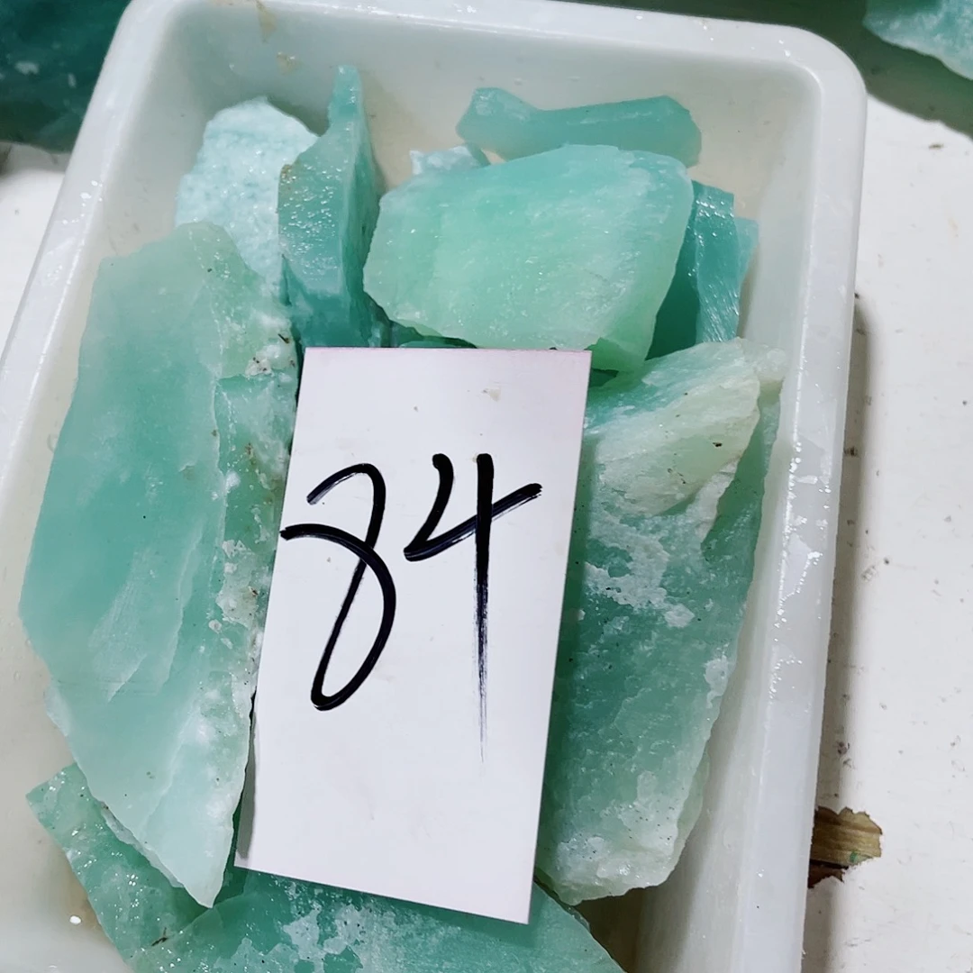 卫***柱未镶嵌蛇纹石玉原石