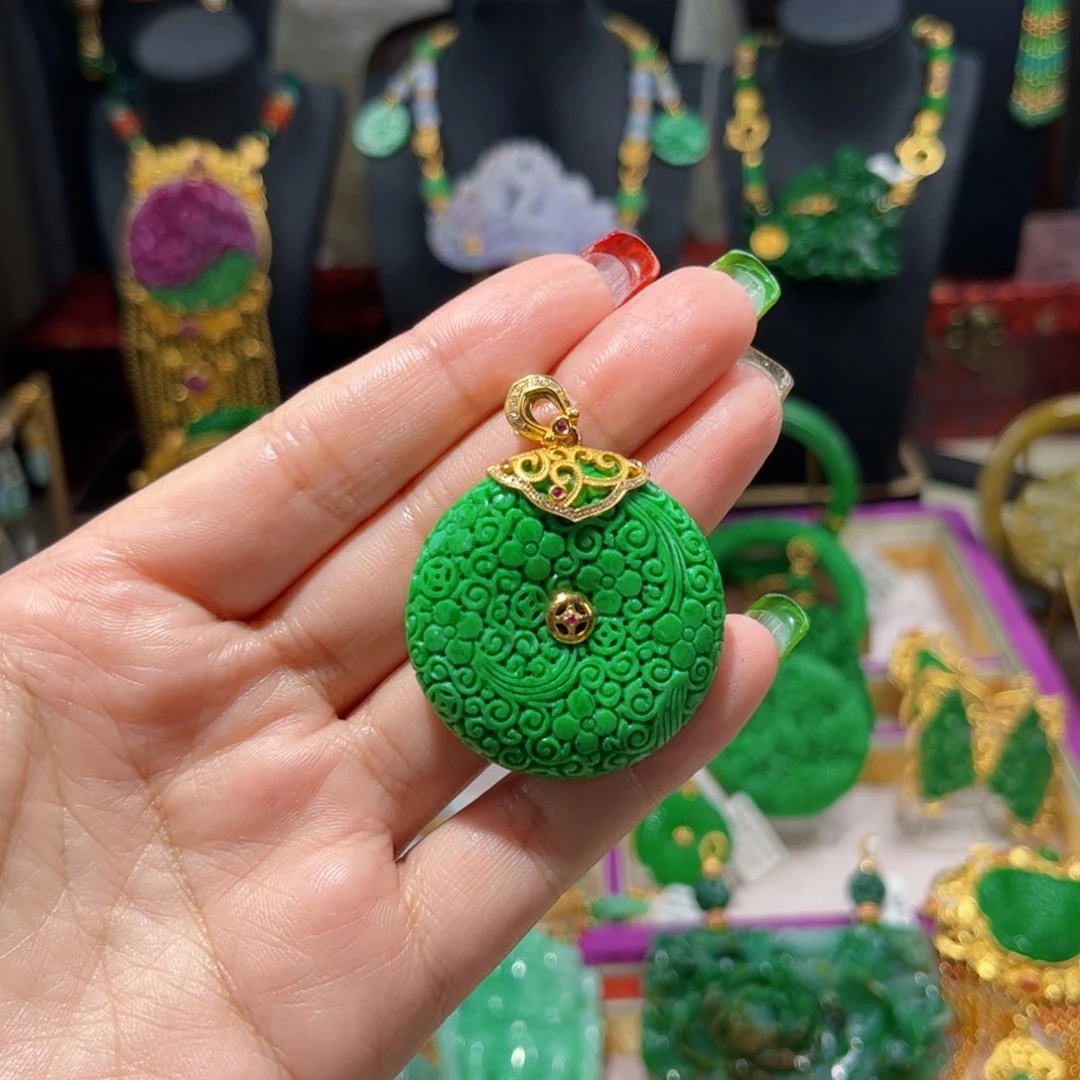 【闪购商品】翡翠吊坠(不含链)18K金镶嵌平安扣