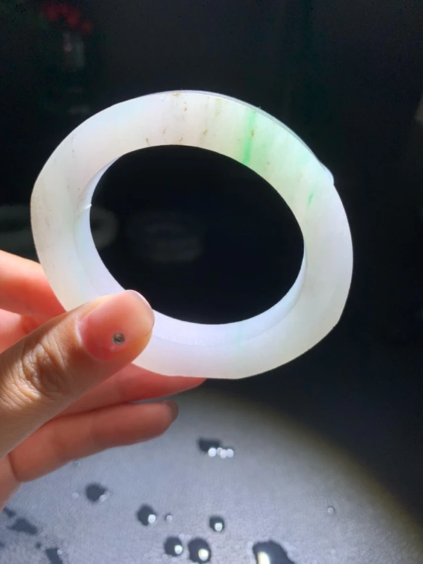 天然白底青冰贵妃翡翠手镯