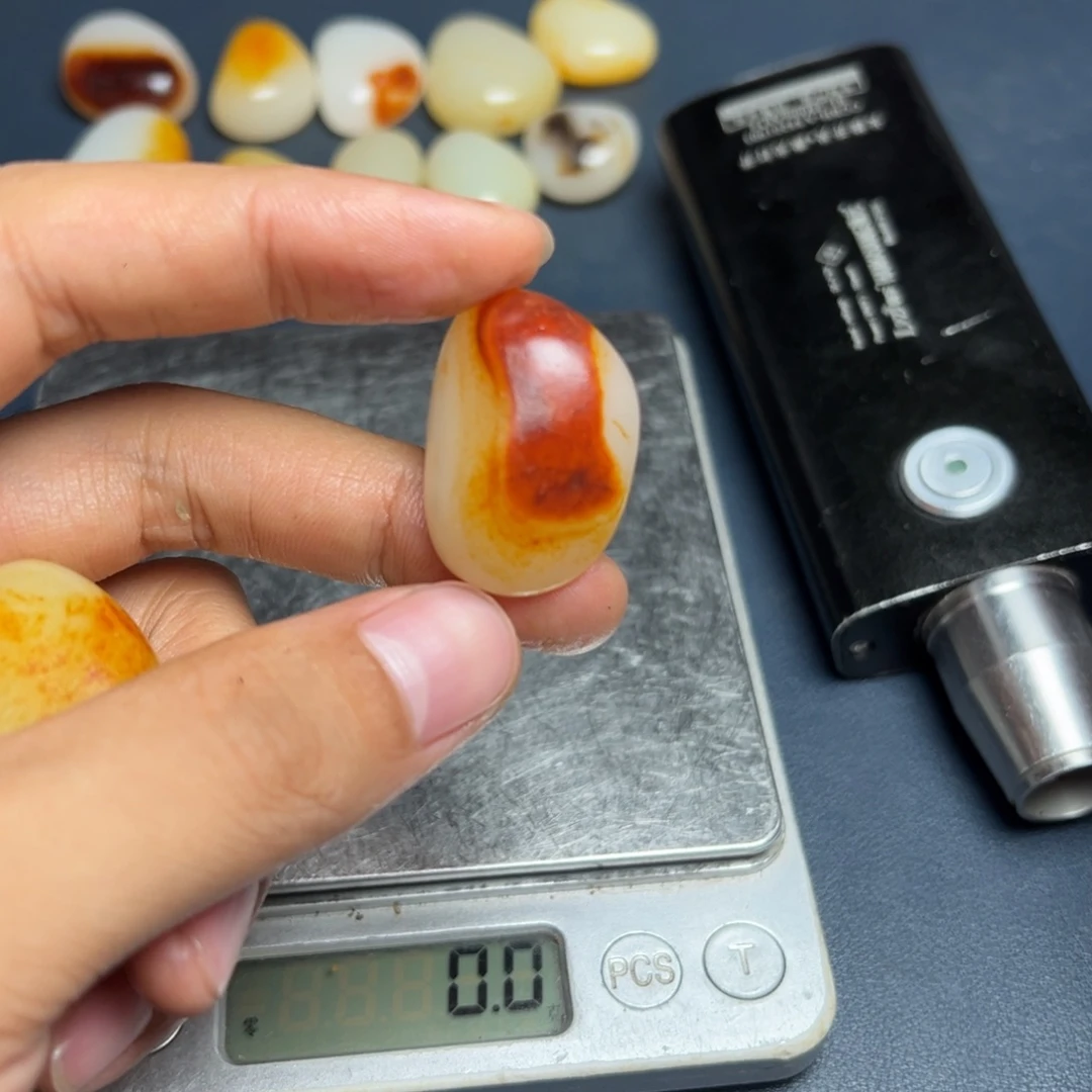 未镶嵌和田玉（糖玉）挂件