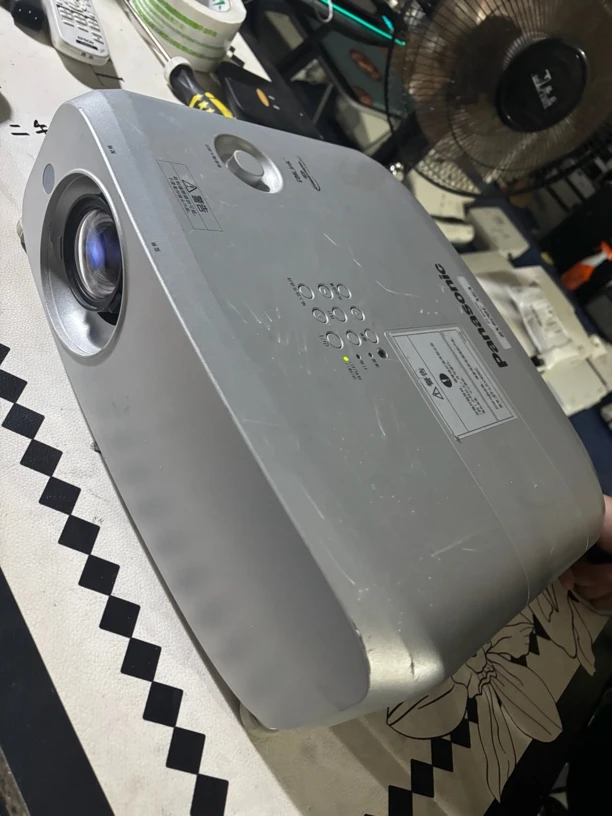 9新  二手 5200松下工程投影仪 运费自理