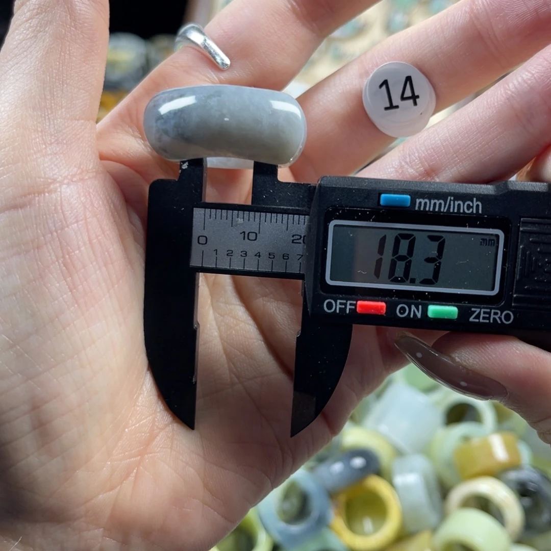 蛇纹石玉未镶嵌戒指