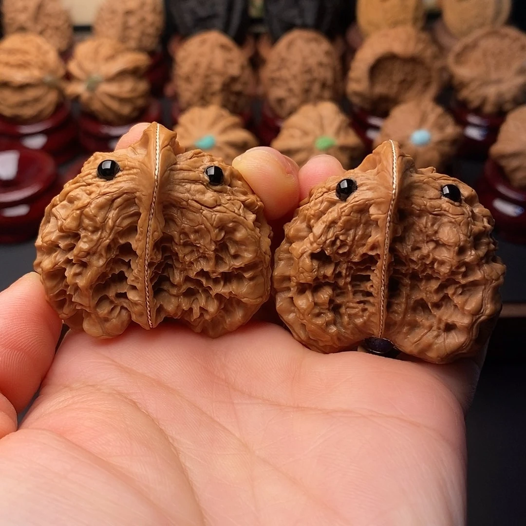 文玩核桃吊坠座山雕