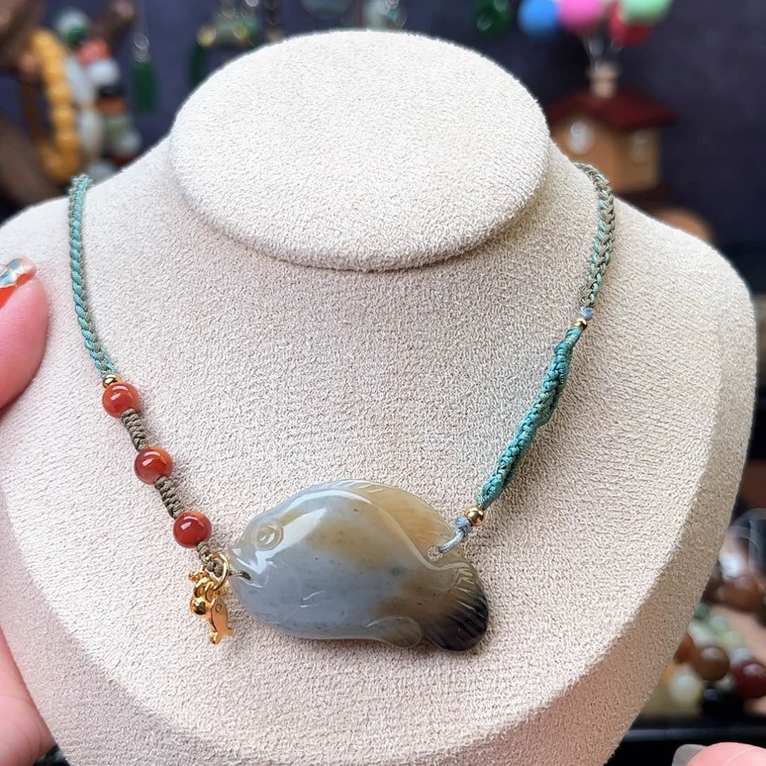 颈饰未镶嵌和田玉