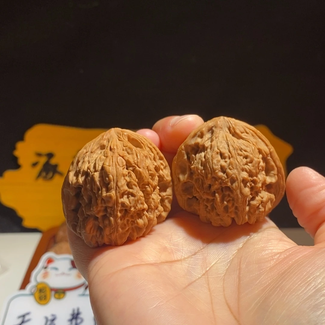 实***人大叶紫檀（黑酸枝木类）