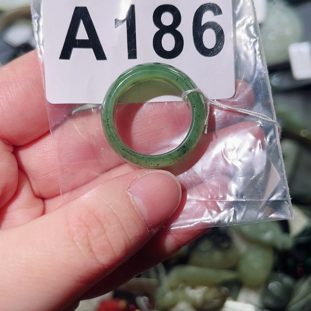 和田玉（糖玉）颈饰未镶嵌