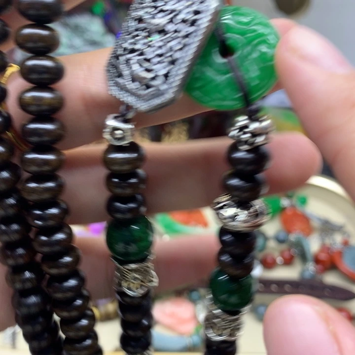 翡翠未镶嵌颈饰吊坠