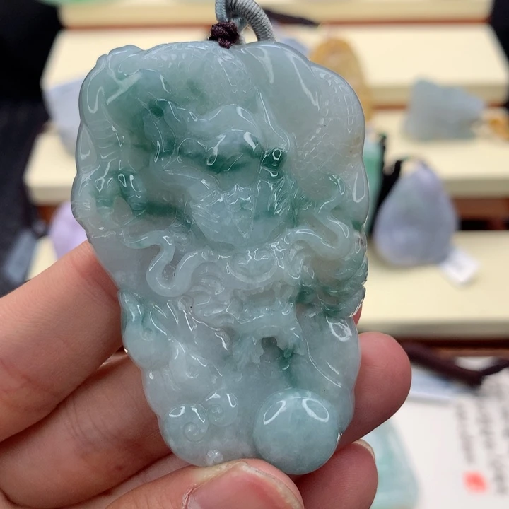 翡翠未镶嵌颈饰吊坠