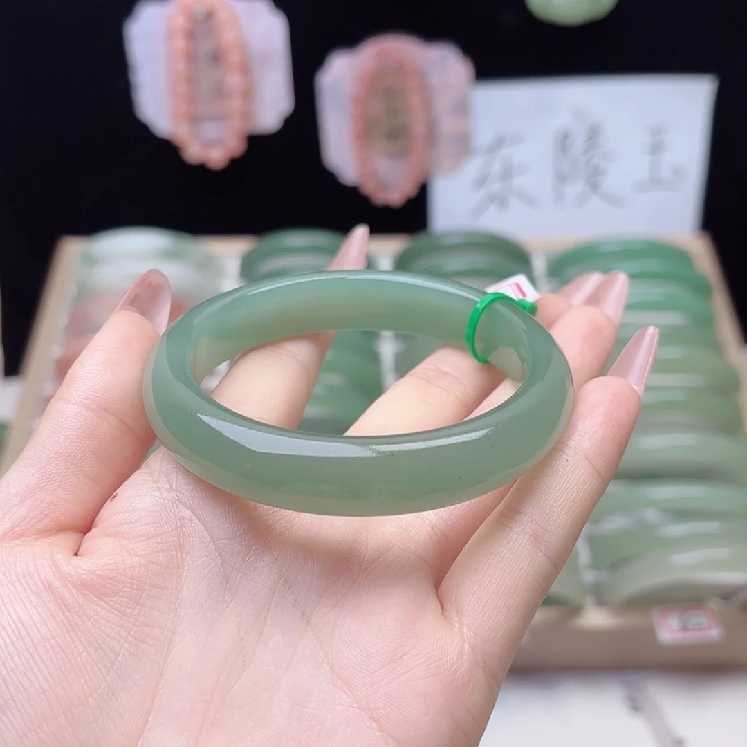 石英质玉未镶嵌手镯60