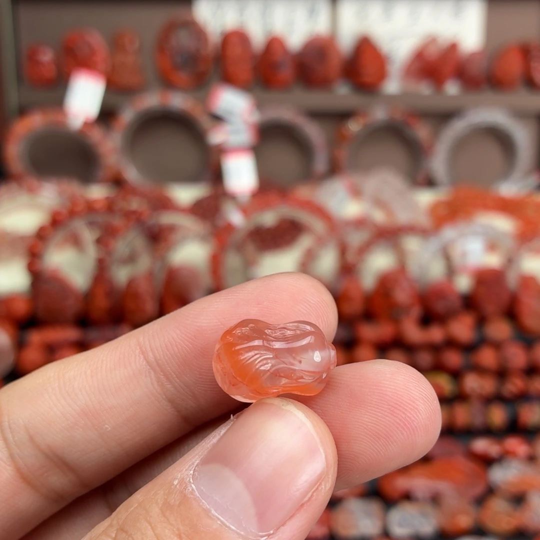 南红玛瑙未镶嵌颈饰白菜