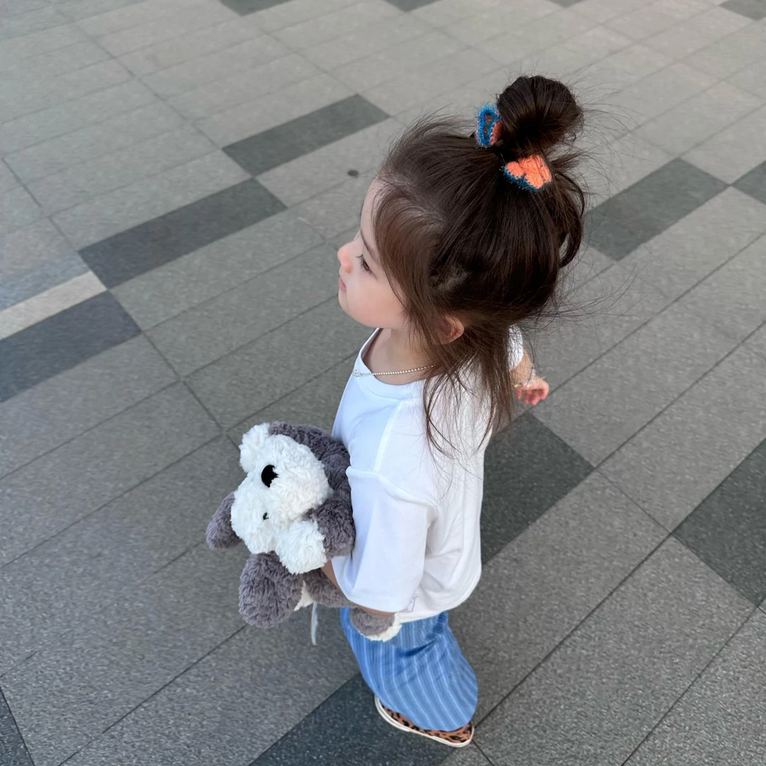 甜小七女童2025夏季百搭时髦纯色圆领短袖韩版复古条纹休闲裤套装