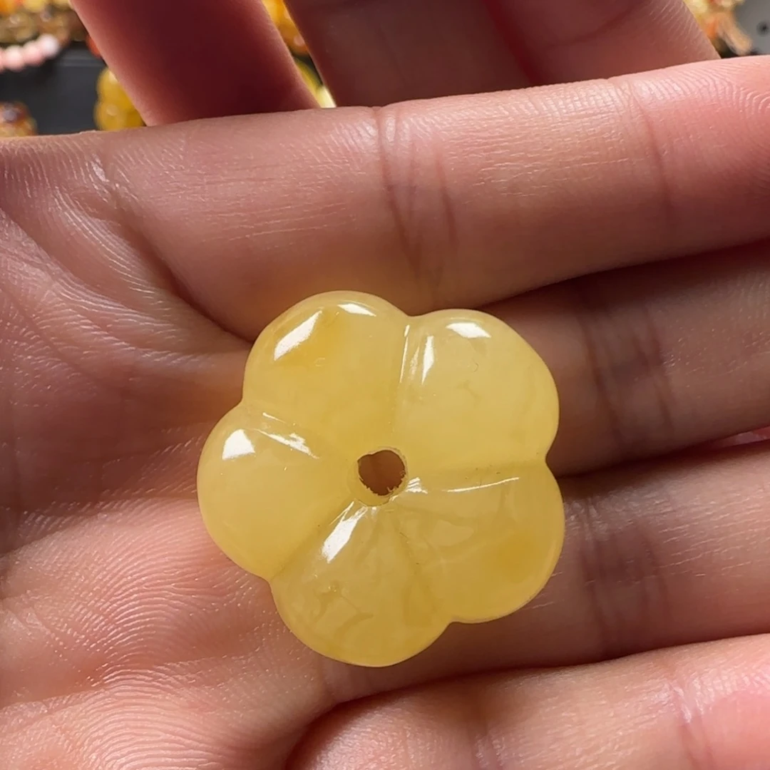 蜜蜡未镶嵌颈饰蜜蜡鸡油黄花花吊坠