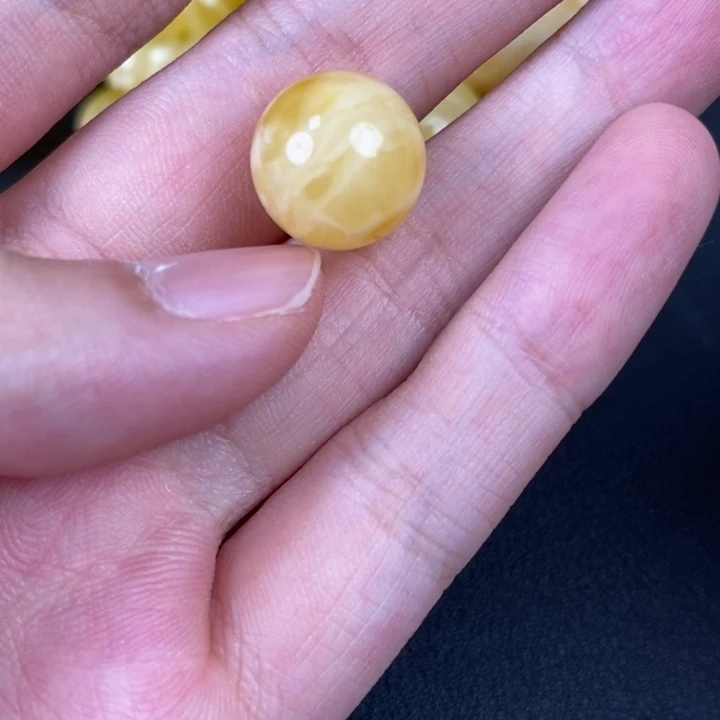未镶嵌琥珀裸石微瑕21