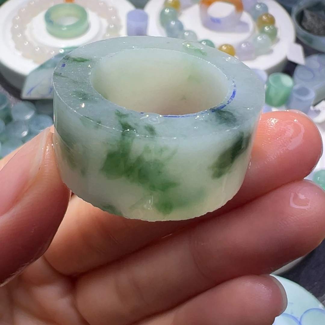 定制翡翠未镶嵌翡翠