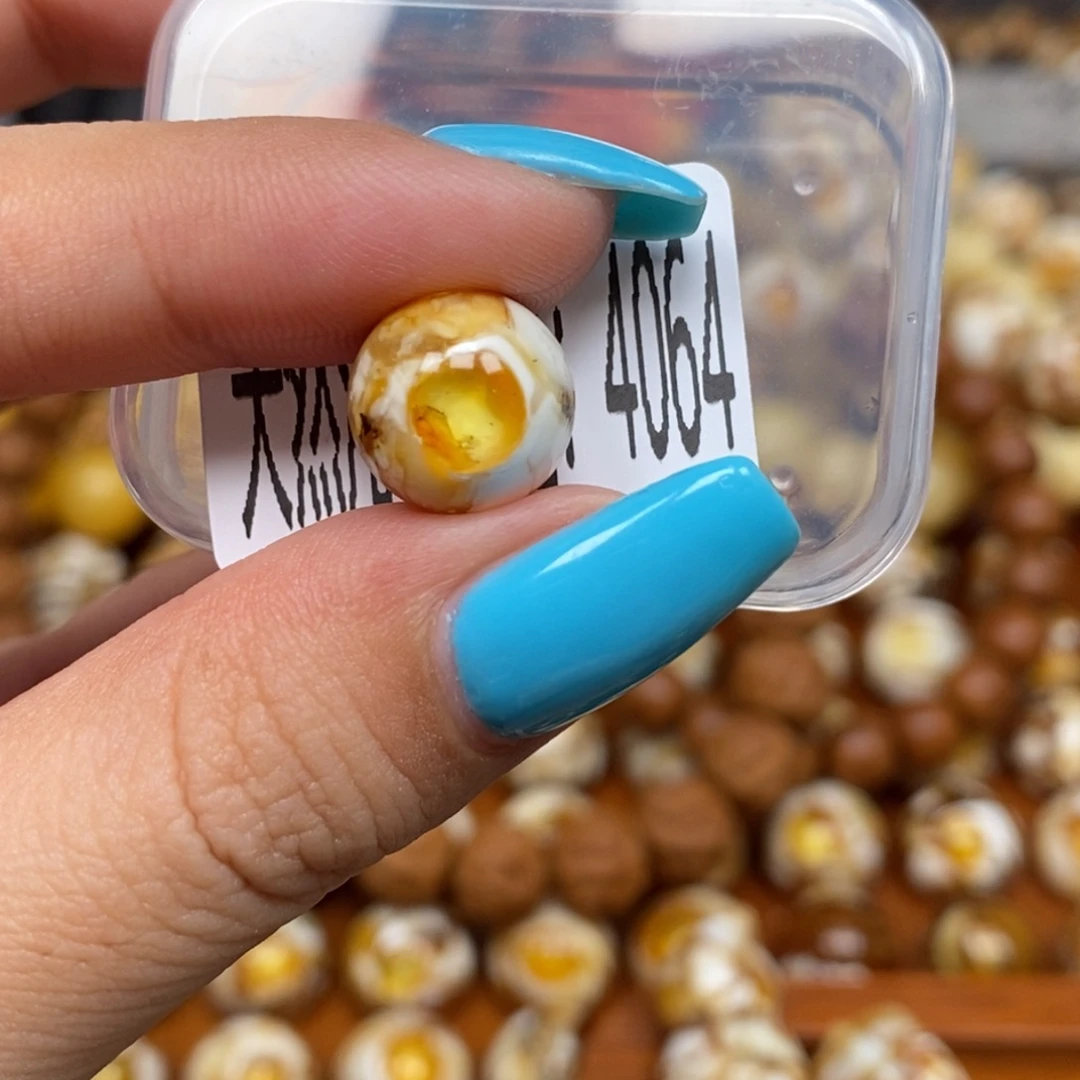 蜜蜡未镶嵌珠宝奇石4064