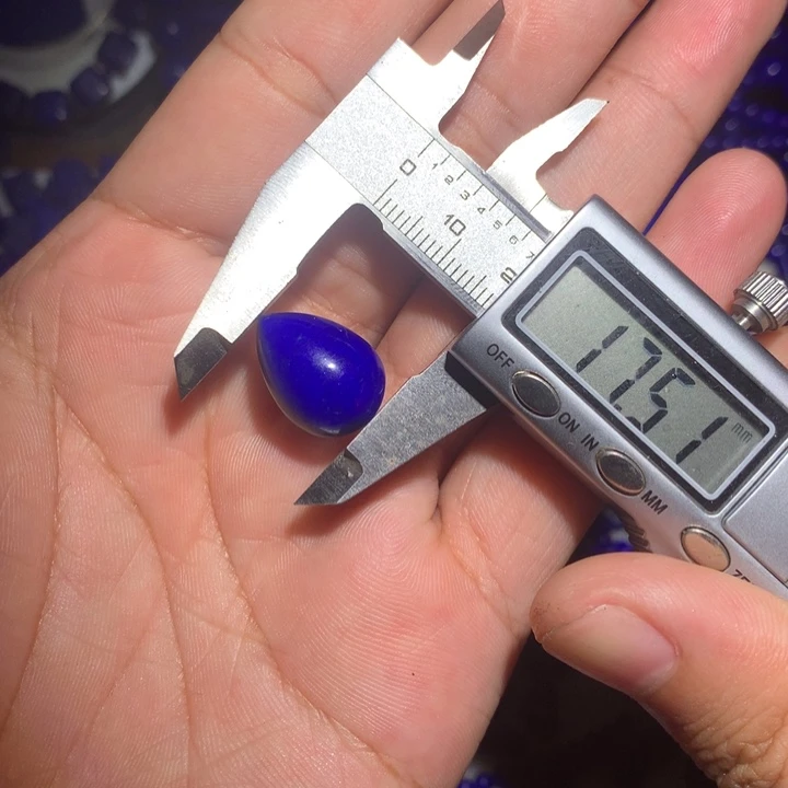 青金石未镶嵌水滴