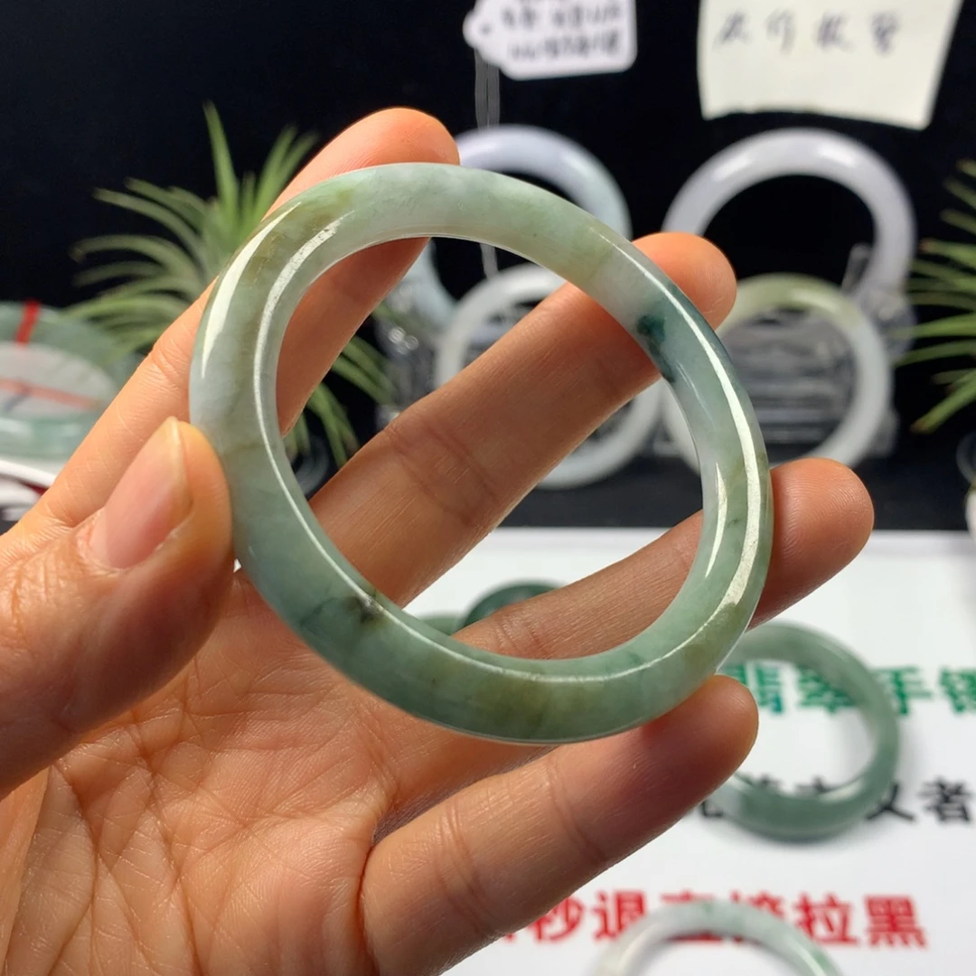 翡翠未镶嵌手镯36   51.7圈