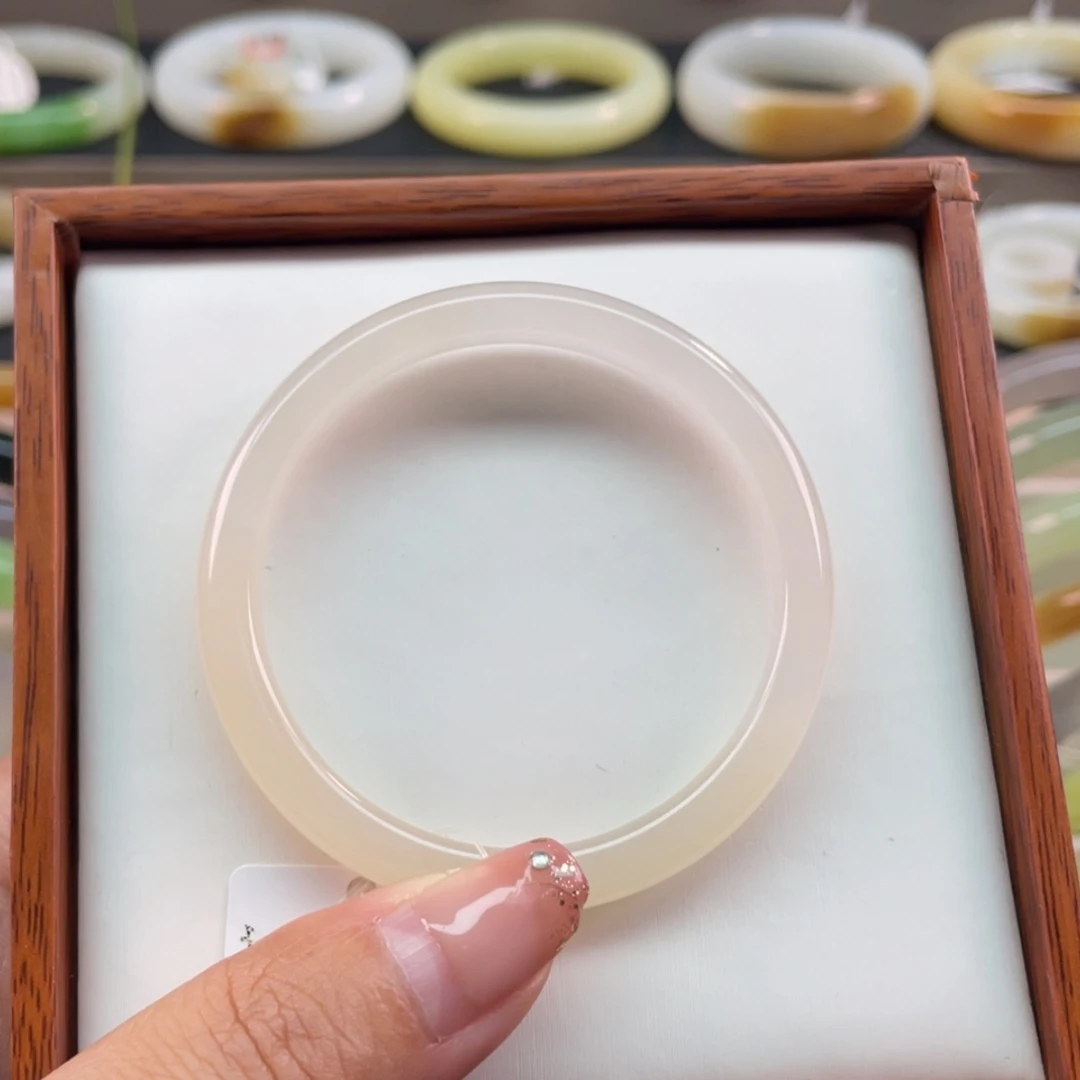 【闪购商品】和田玉手镯未镶嵌51