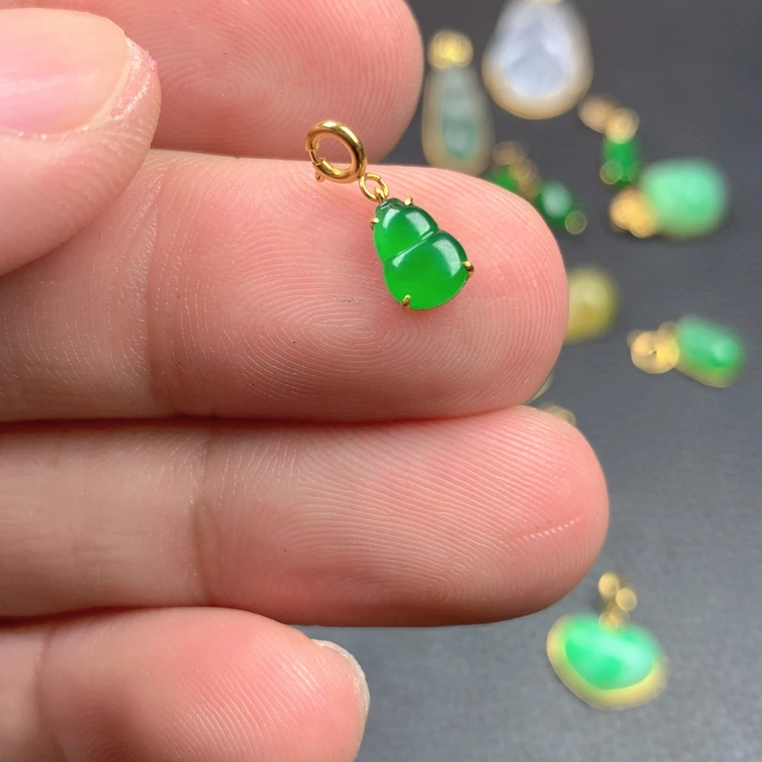 【闪购商品】颈饰18K金镶嵌翡翠翡翠