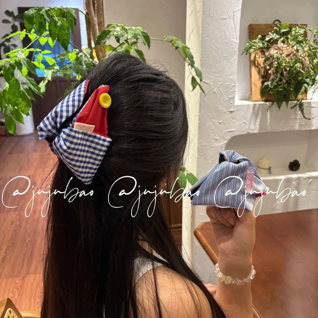 2025新款三角形抓夹纽扣格纹发夹后脑勺盘发鲨鱼夹高级感气质头饰