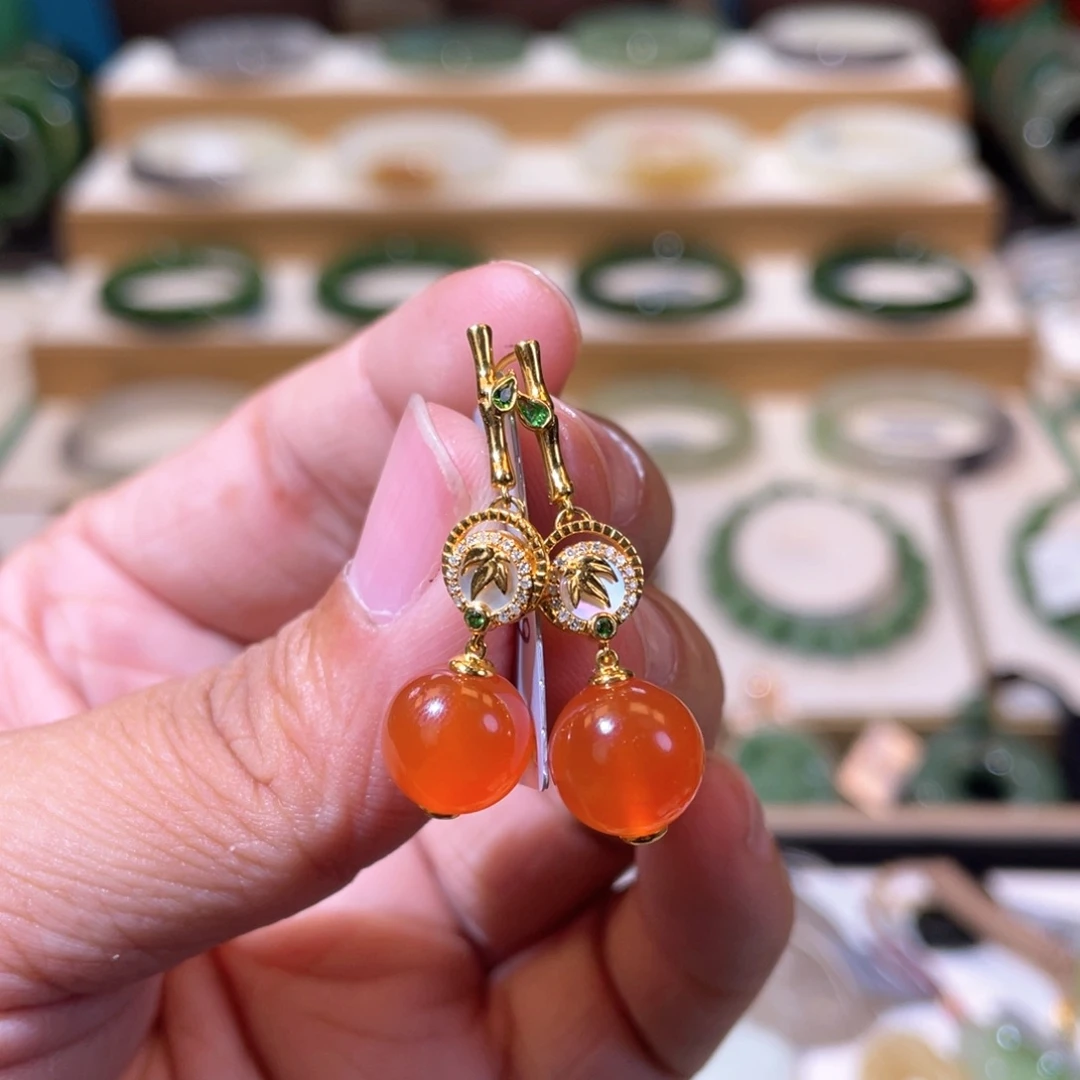 南红玛瑙冰红耳饰18K金镶嵌