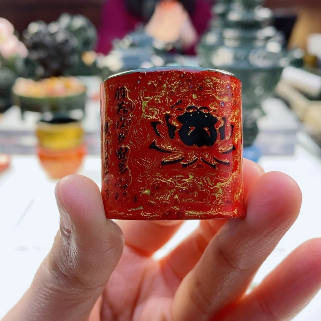 大漆微瑕盖置红色朱红