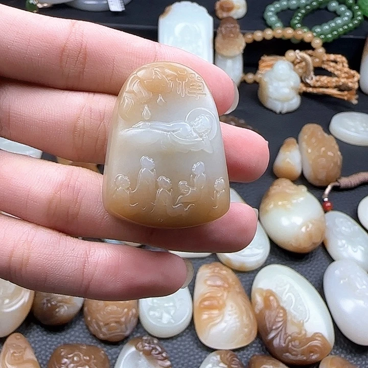 颈饰未镶嵌和田玉