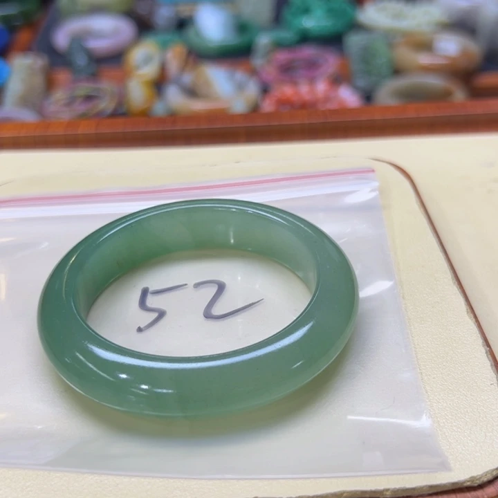 未镶嵌手镯石英质玉小**?52