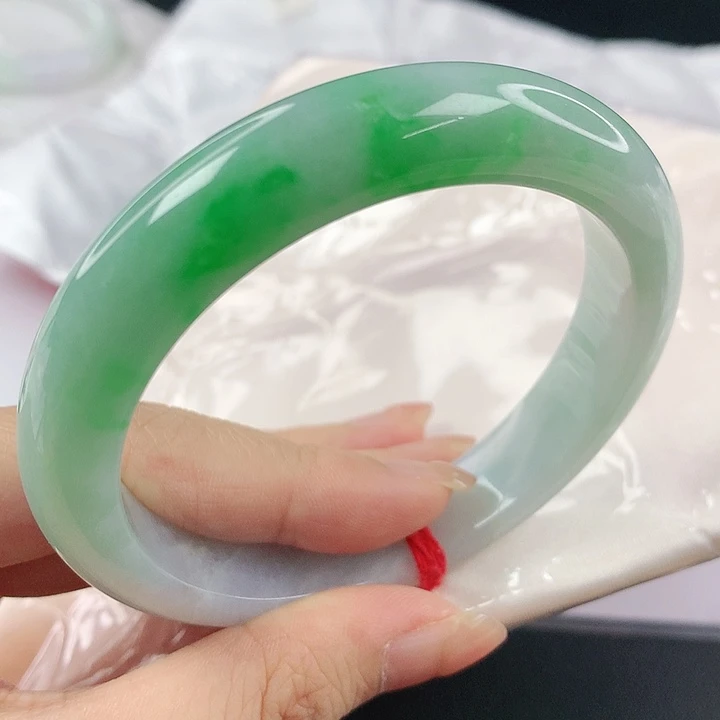 未镶嵌手镯翡翠，050