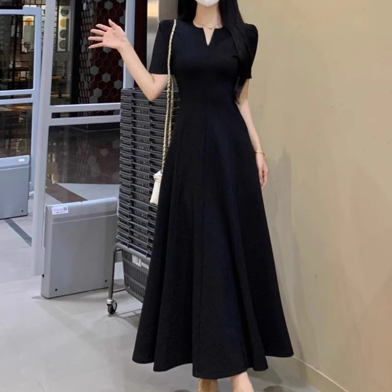 大码胖mm法式正肩小V领黑色短袖连衣裙夏季高级感收腰显瘦长裙子
