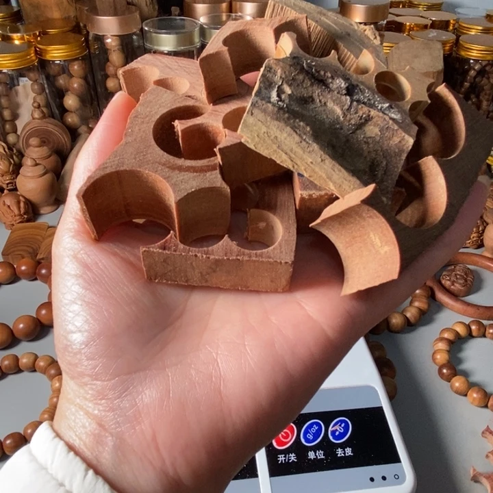 檀香木当*老山檀香药香、焦糖