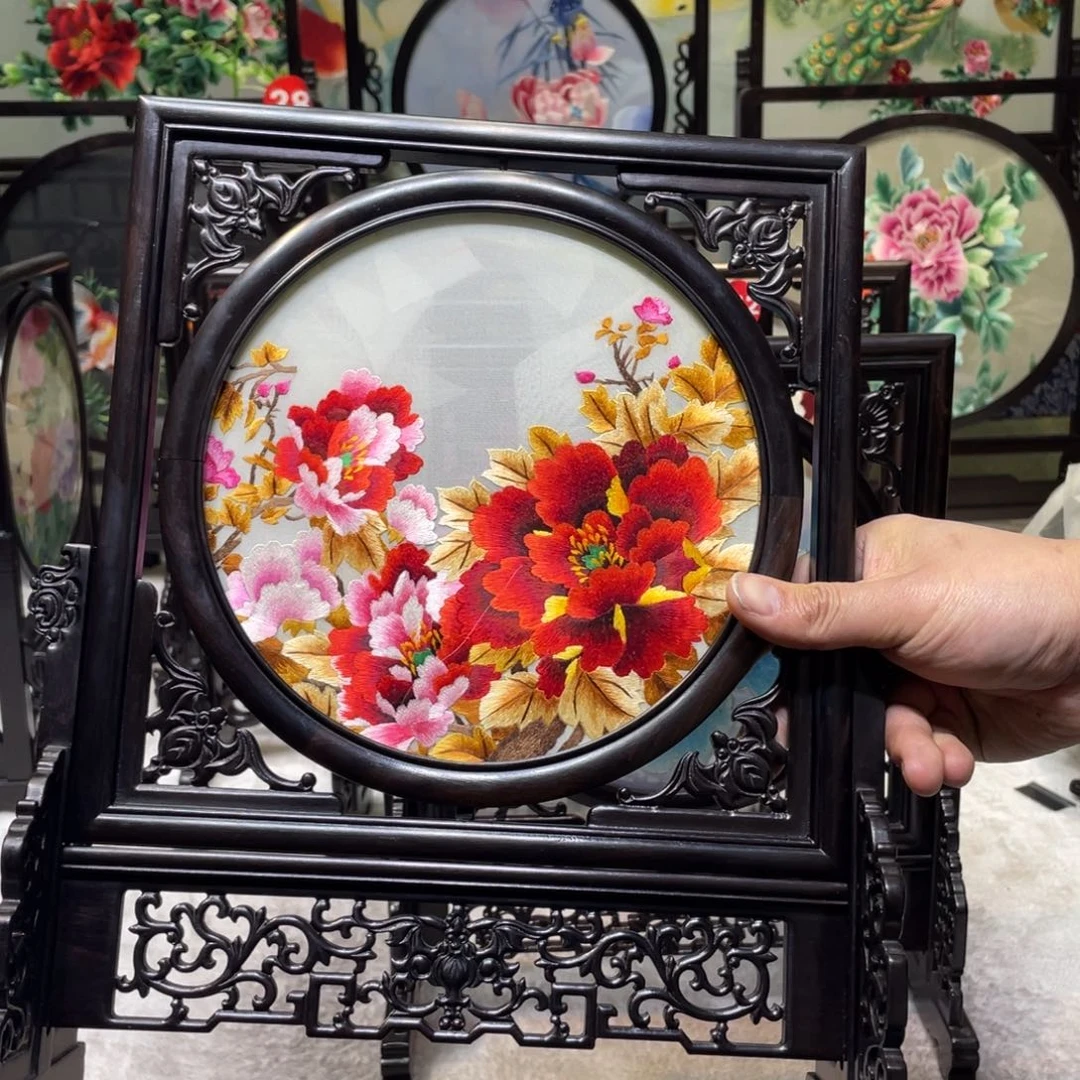 刺绣非遗传承摆件