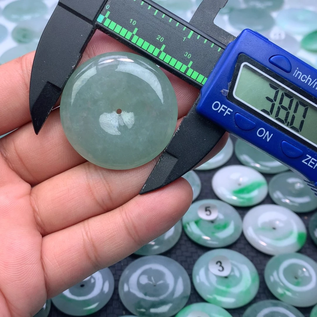 翡翠颈饰未镶嵌缅甸天然A货翡翠