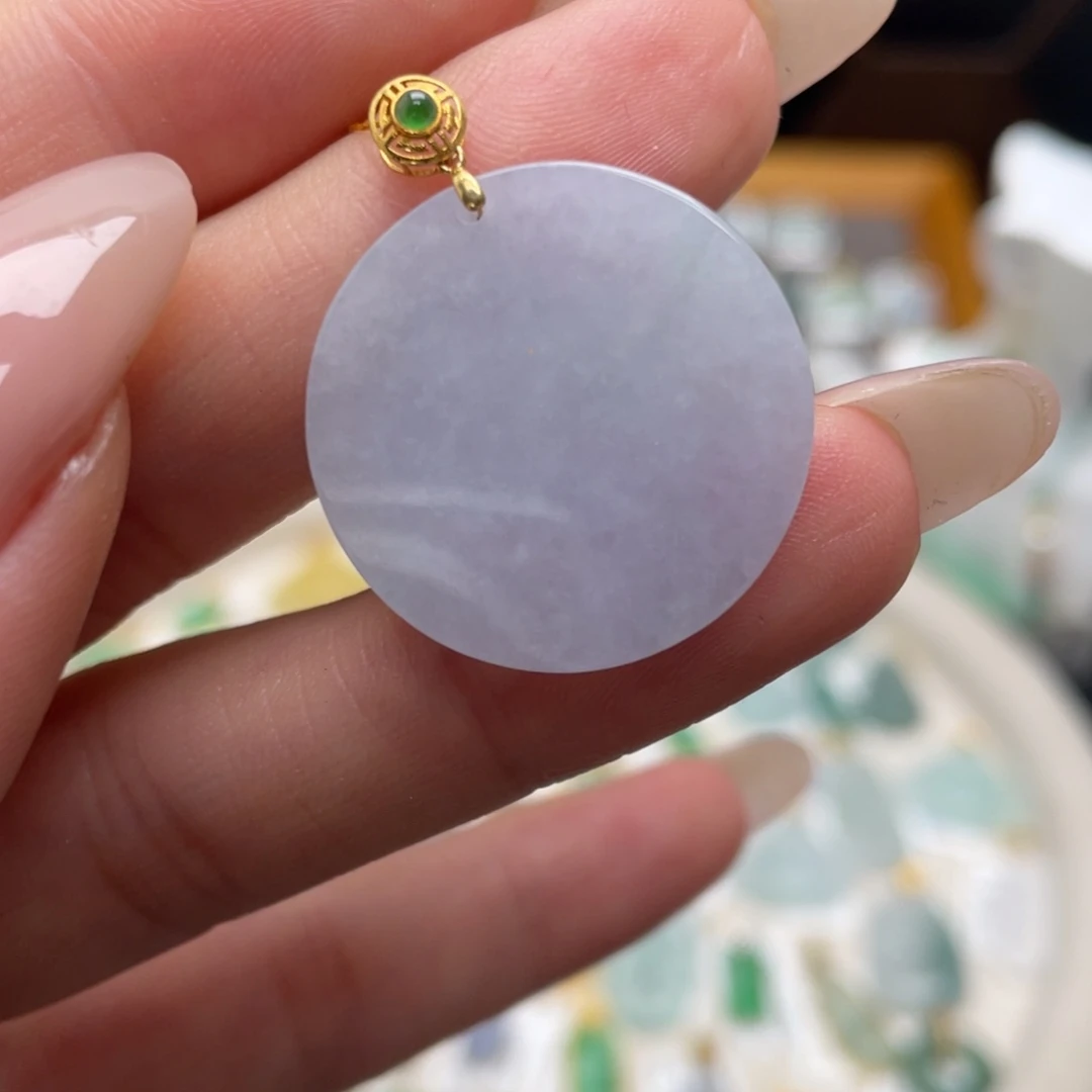 翡翠18K金镶嵌颈饰