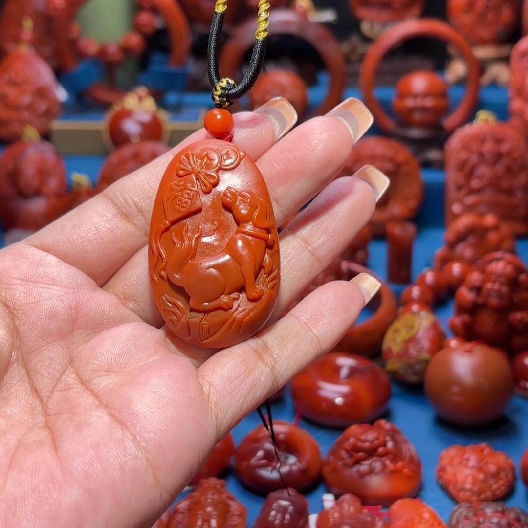 未镶嵌雕刻南红玛瑙