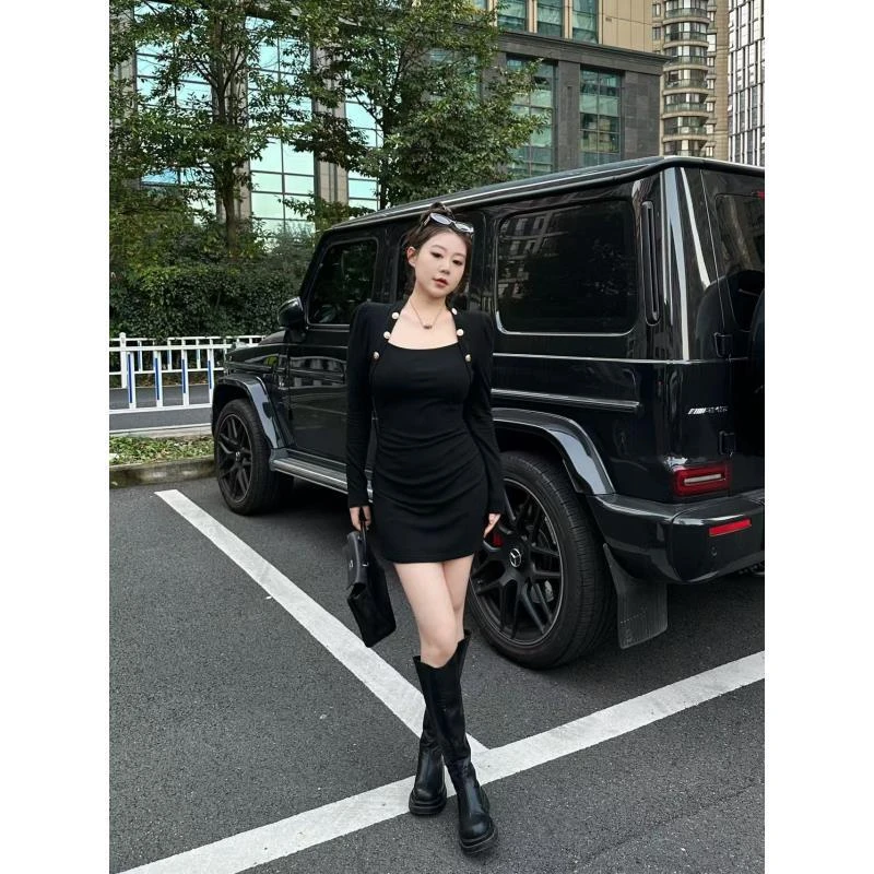 琪琪怪怪大码女装【曼妙曲线】法式气质复古金扣方领连衣裙D16068QQ