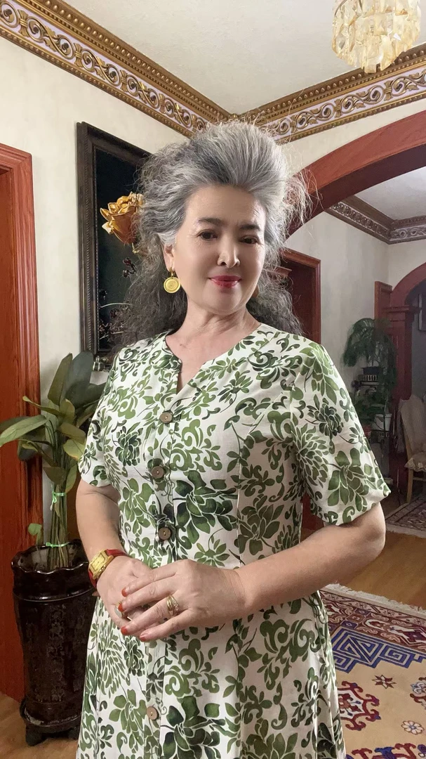 甜蜜妈妈新款花纹连衣裙