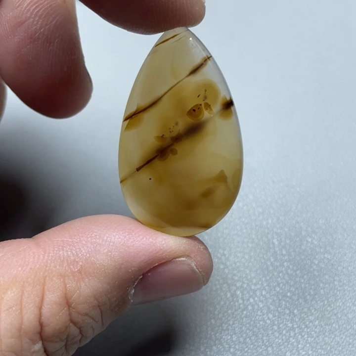 玛瑙/玉髓颈饰未镶嵌骆*