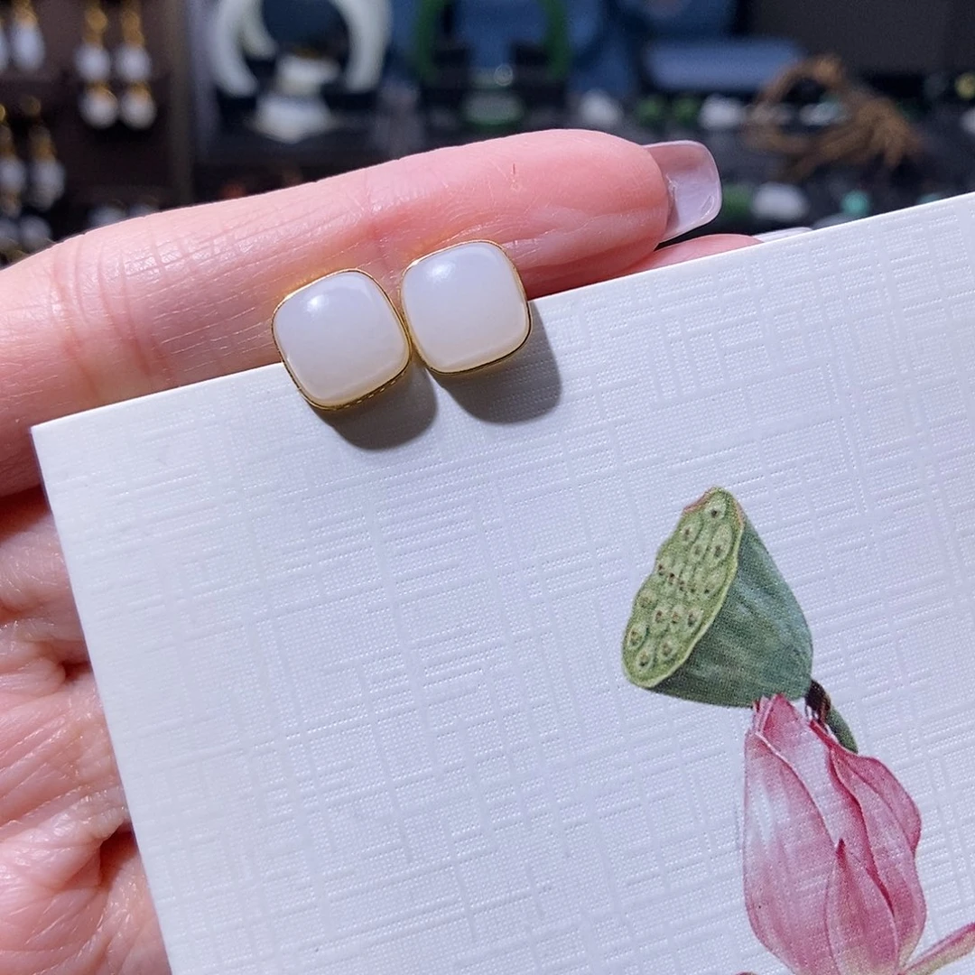 和田玉耳饰18K金镶嵌