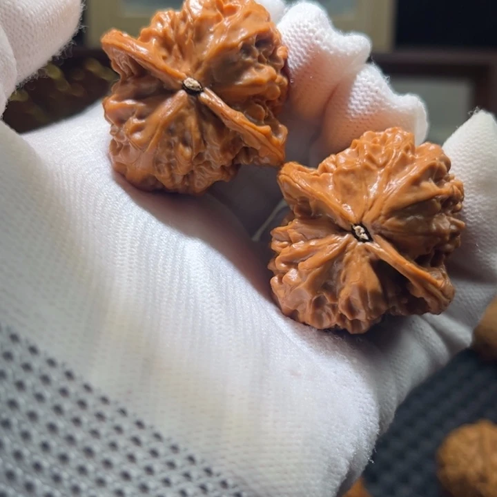 文玩核桃吊坠观音渡