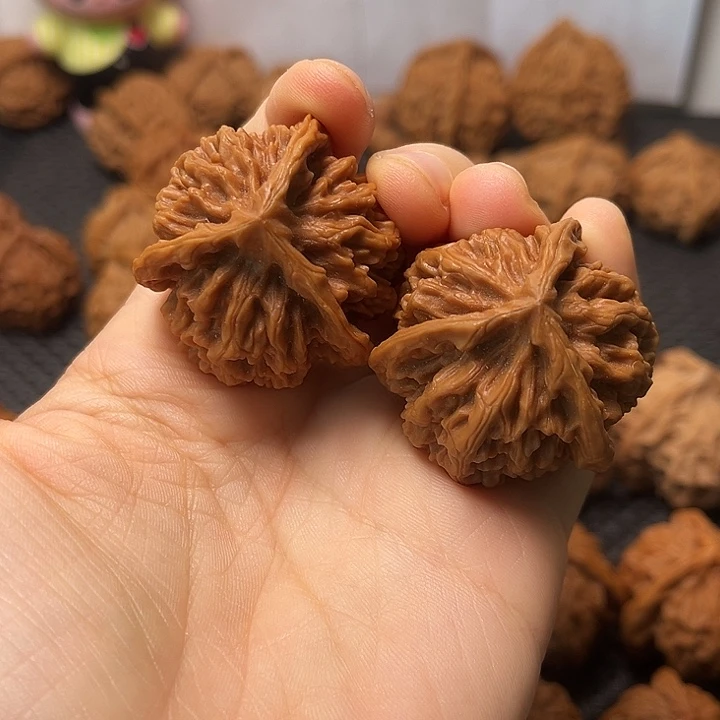 文玩核桃把件38秦闷三棱