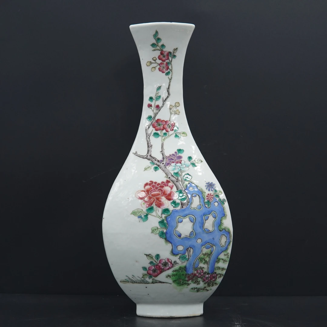 AG00014粉彩洞石牡丹纹三角锥形瓶