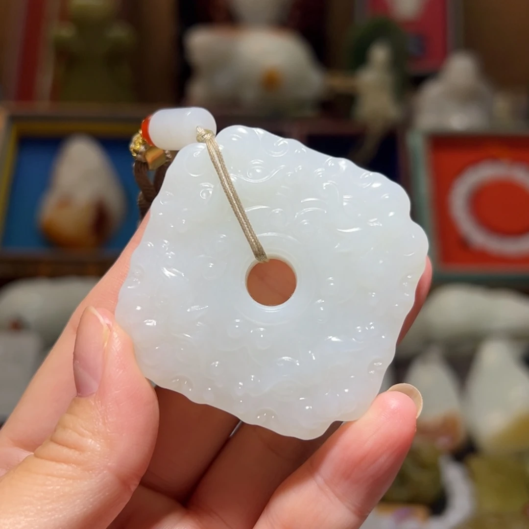 W***啦和田玉未镶嵌挂件