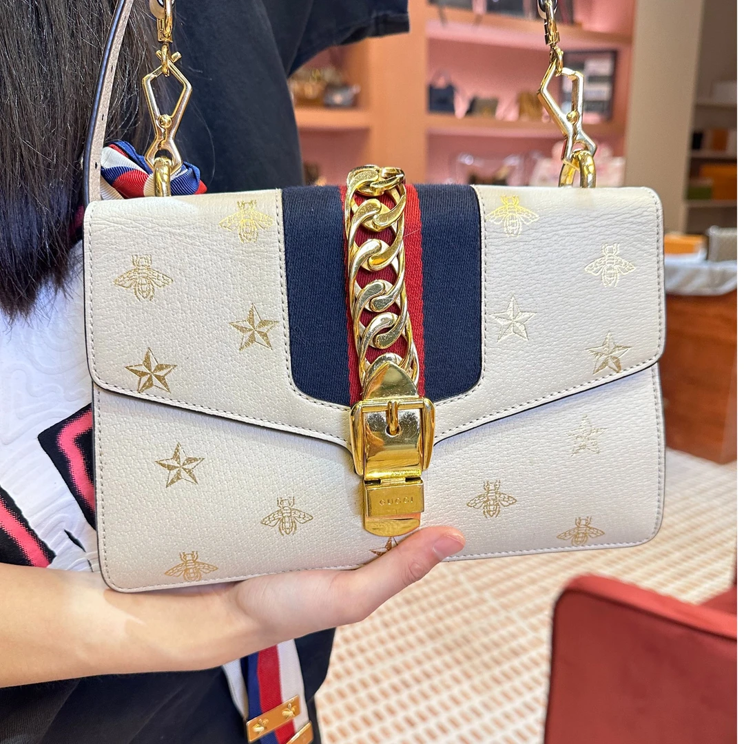 95新 GUCCI/古驰 白金塞尔维亚烫金小蜜蜂单肩包