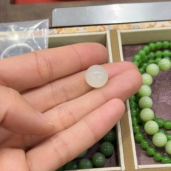 和田玉未镶嵌颈饰12