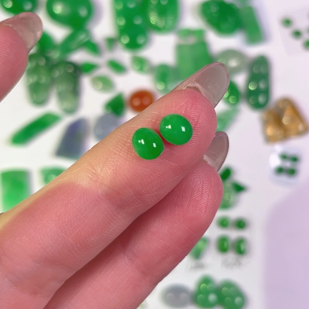 翡翠未镶嵌颈饰裸石